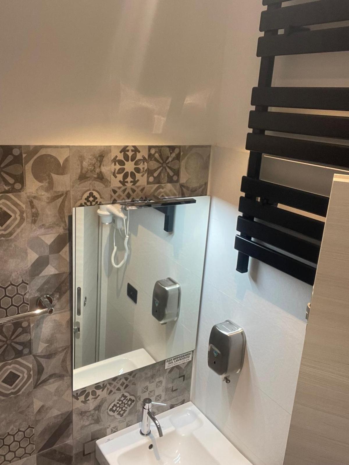 Drooms 4,0 Domotic Smart Self 24H,7 Vicino Treni Porta Susa E Centro Storico Torino Exterior foto