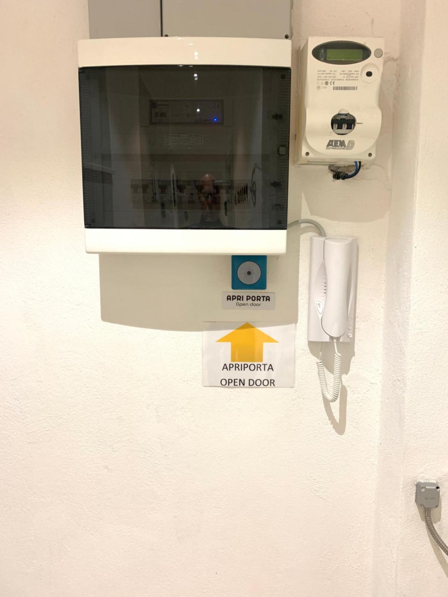 Drooms 4,0 Domotic Smart Self 24H,7 Vicino Treni Porta Susa E Centro Storico Torino Exterior foto